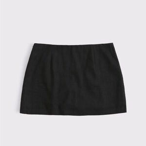 The A&F Scarlett Mid Rise Linen Blend Skort